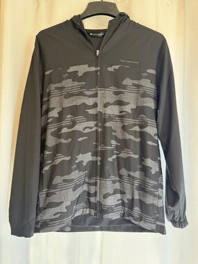 Travis Mathew Medium Black/Camouflage Lightweight Zip Jacket RN# 123280